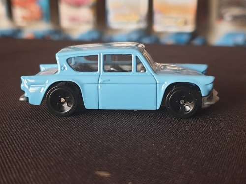 Hot Wheels Ford Anglia from Harry Potter playset