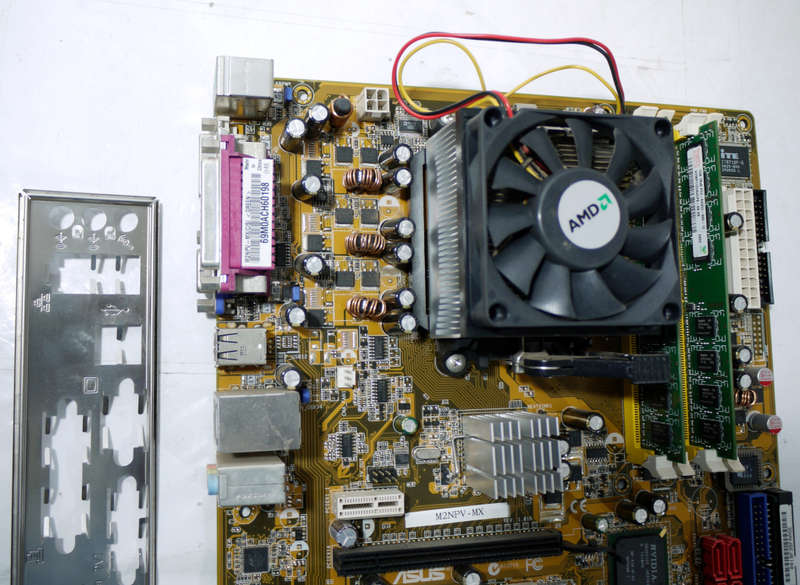 ASUS Motherboard combo AMD Sempron (tm) Processor 2800+ DDR2 Socket 754