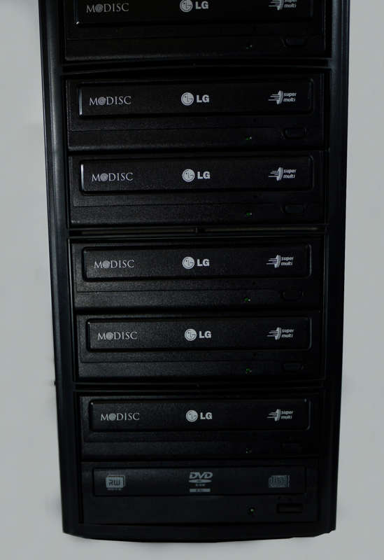 Stand-alone DVD DUPLICATOR UReach with up to 8 available slots