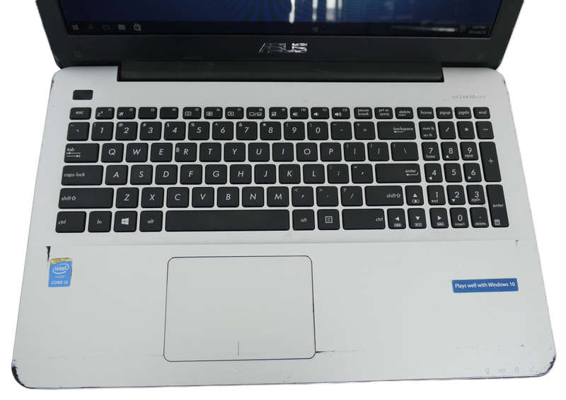 ASUS SonicMaster X555LAB Laptop - Intel i5 5200U, 4GB RAM. 1TB HDD, 5 Hours of autonomy(NO CHARGER)