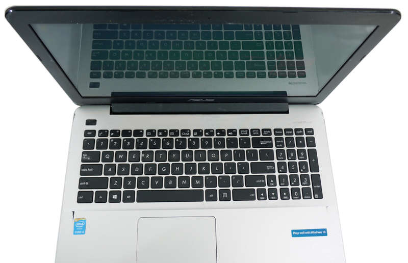 ASUS SonicMaster X555LAB Laptop - Intel i5 5200U, 4GB RAM. 1TB HDD, 5 Hours of autonomy(NO CHARGER)