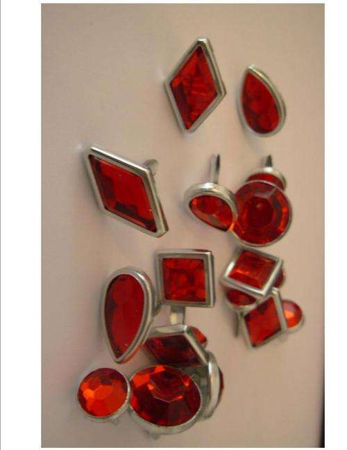 KAREN FOSTER - Birthday Brads - Month July - 18 per packet