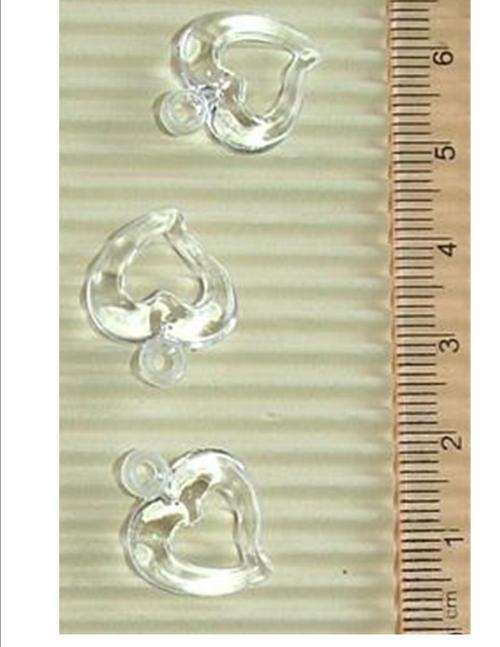 CRYSTAL SMALL OPEN HEART:  colour clear - 10-11g per packet