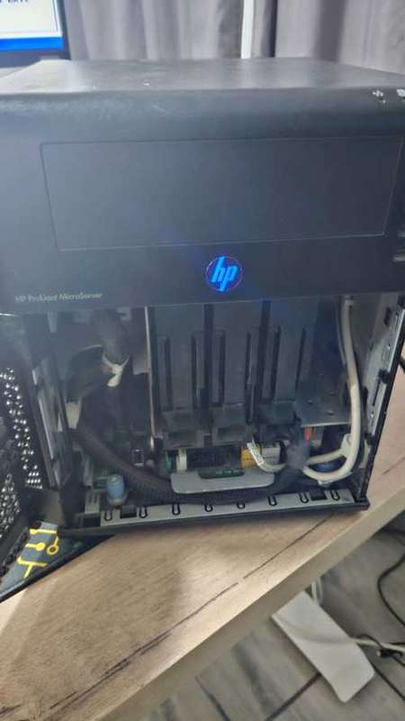HP Proliant N36L Microserver