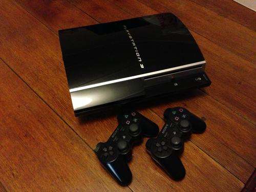 Playstation 3 plus 2 controllers