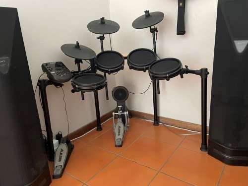 Alesis Nitro Mesh Kit Eight-Piece Electronic Drum Kit with drummers chair - Black