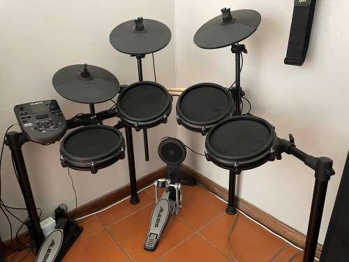 Alesis Nitro Mesh Kit Eight-Piece Electronic Drum Kit with drummers chair - Black
