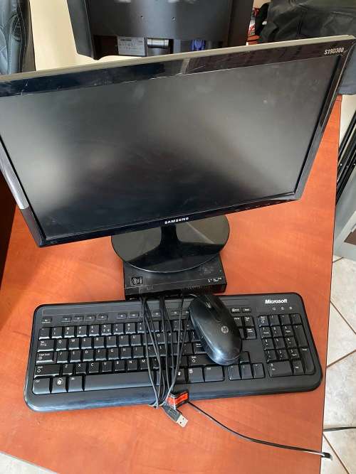 LENOVO THINKCENTRE M73 4GB RAM I3 500GB 19 Monitor, Keyboard and mouse - Win10 - Office 2019