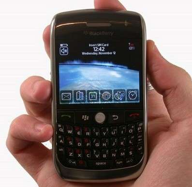 L@@K ** BlackBerry 8900 Curve ** EXCELLENT CONDITION !!