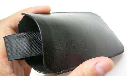 L@@K - NEW ** Black Leather Case AND FREE MIRROR SHIELD FOR iPHONE 4G/4GS !! **