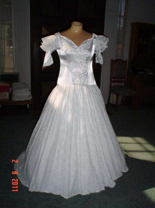2 OLD WEDDING DRESSES SIZES 38 - 40 & 30