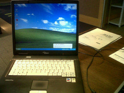 Fujitsu Siemens Amilo Pro V2040 notebook