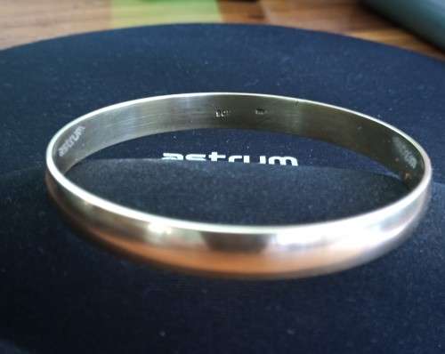 22g Solid D-shaped 9ct Gold Bangle