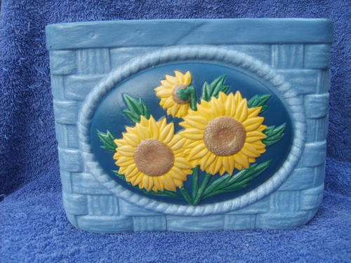 STUNNING HANDPAINTED CERAMIC LETTER OR UTENSIL HOLDER