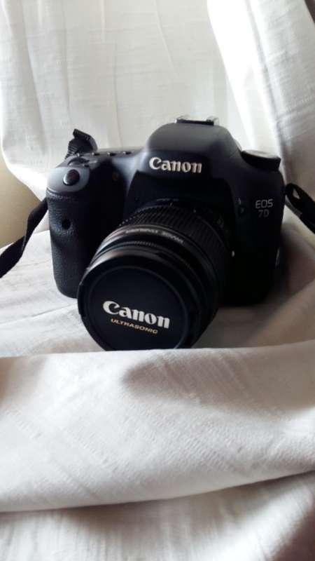 Canon EOS 7D Camera with Canon EF-S 18-55mm Lens