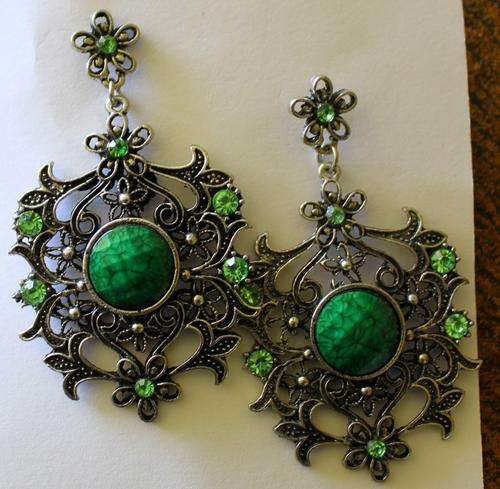 Stunning Antique Style Green Earrings