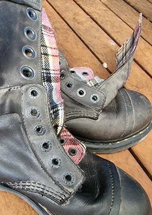 Dr Martin`s fold over boots- rare find