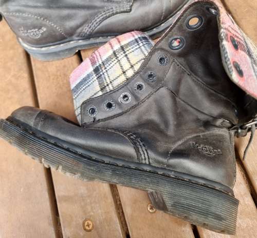 Dr Martin`s fold over boots- rare find