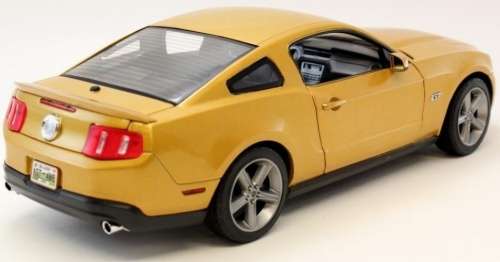 Ford Mustang GT 2010 gold 1/18 Greenlight NEW+boxed  #8054 instant wheels