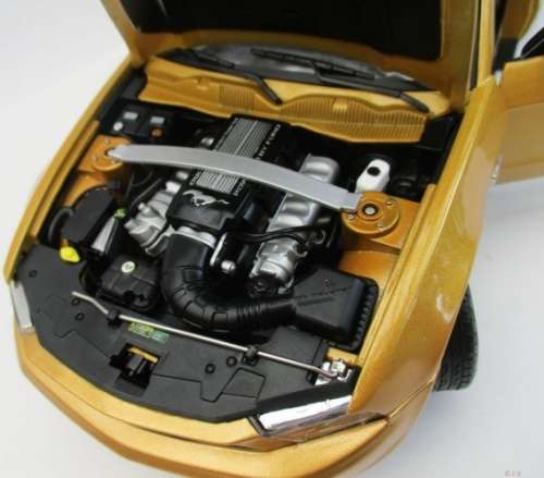 Ford Mustang GT 2010 gold 1/18 Greenlight NEW+boxed  #8054 instant wheels