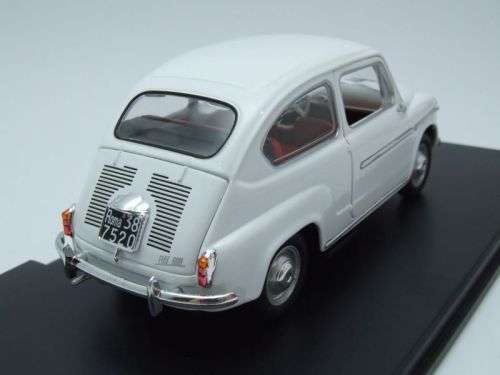 Fiat 600D 1960 white 1/24 IXO NEWinShowcase  #2129 instant wheels