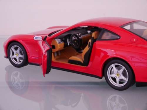 Ferrari 612 Scaglietti 2010 red 1/18 HotWheels NEW+boxed #8962 instant wheels