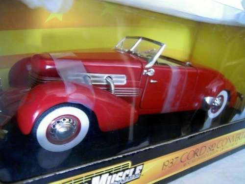 Cord 812 Convertible 1937 red 1/18 ERTL NEW+boxed  #8966 instant wheels
