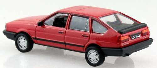 Volkwagen Passat 32B/B2 1985 red 1/43 IXO NEWinBlister  #4178 instant wheels
