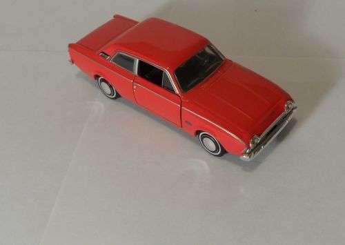 Ford Corsair 2-door 1964 red 1/43 Cararama NEW+boxed  #4183 instant wheels