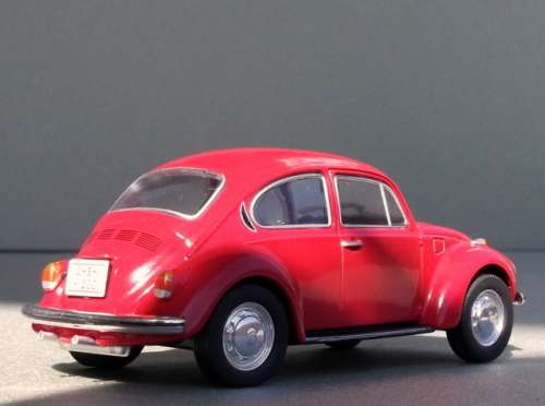 Volkswagen Beetle 1302 LS 1972 1/43 IXO NEWinBlister  #4185 instant wheels