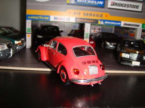 Volkswagen Beetle 1302 LS 1972 1/43 IXO NEWinBlister  #4185 instant wheels