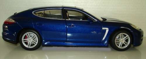 Porsche Panamera Turbo 2009 blue-met 1/18 Maisto NEW+boxed  #8952 instant wheels