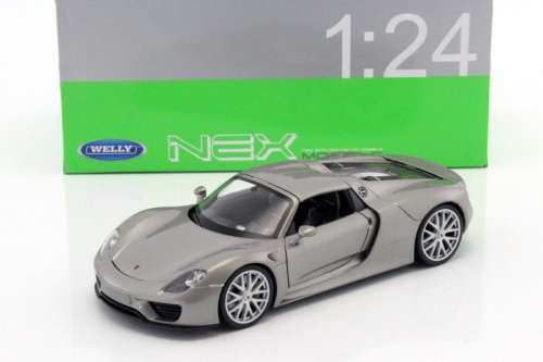Porsche 918 Spyder (closed) 2015 silver 1/24 Welly NEW+boxed  #2147 instant wheels