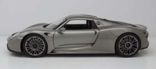 Porsche 918 Spyder (closed) 2015 silver 1/24 Welly NEW+boxed  #2147 instant wheels