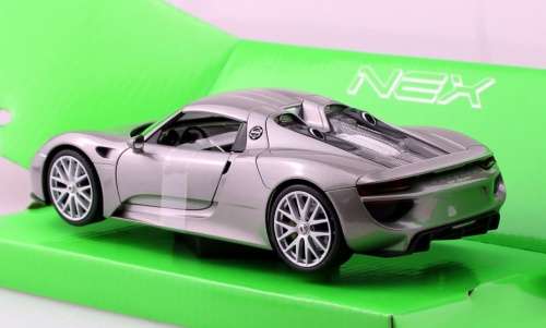 Porsche 918 Spyder (closed) 2015 silver 1/24 Welly NEW+boxed  #2147 instant wheels