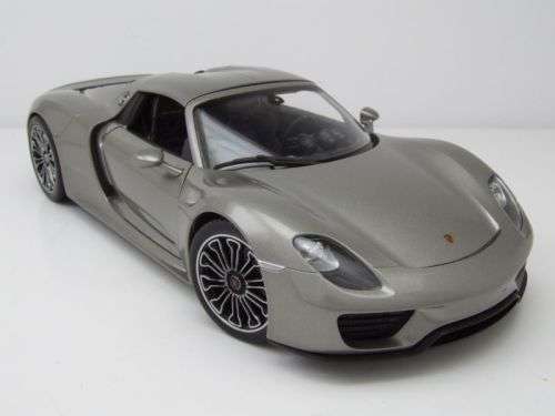 Porsche 918 Spyder (closed) 2015 silver 1/24 Welly NEW+boxed  #2147 instant wheels