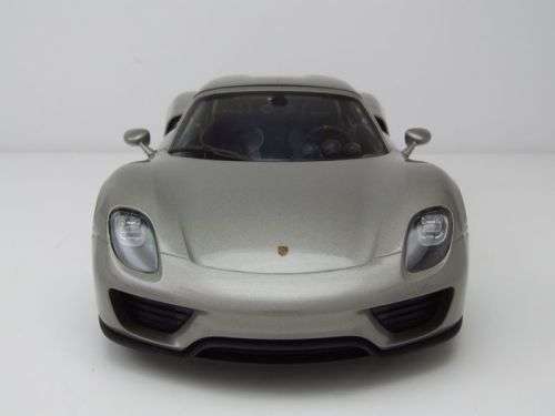 Porsche 918 Spyder (closed) 2015 silver 1/24 Welly NEW+boxed  #2147 instant wheels