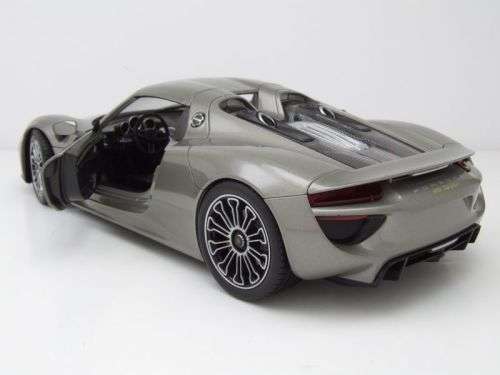Porsche 918 Spyder (closed) 2015 silver 1/24 Welly NEW+boxed  #2147 instant wheels