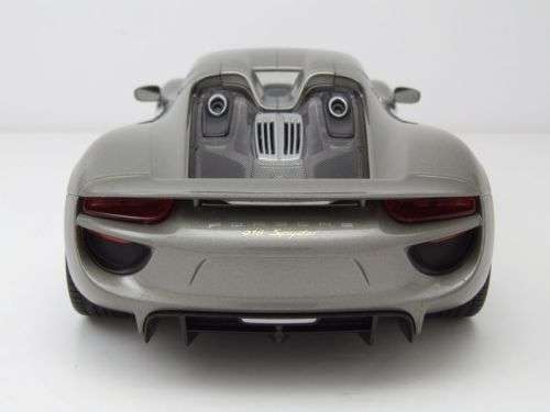 Porsche 918 Spyder (closed) 2015 silver 1/24 Welly NEW+boxed  #2147 instant wheels