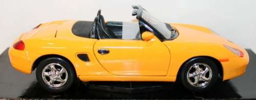Porsche Boxster 986 cabrio 2004 yellow 1/24 Motormax NEW+boxed  #2150 instant wheels