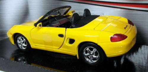 Porsche Boxster 986 cabrio 2004 yellow 1/24 Motormax NEW+boxed  #2150 instant wheels