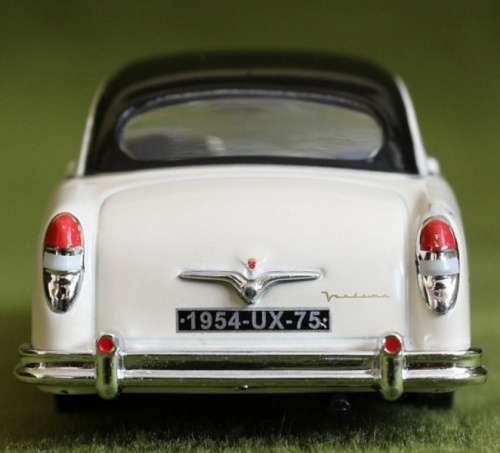 Ford Vedette (Vendome) 1948 cream 1/43 IXO NEW+boxed   #4312 instant wheels