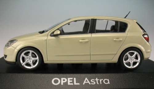 Opel Astra 2006 1/43 Minichamps NEW+boxed  #4317 instant wheels