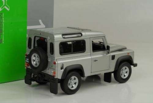 Land Rover Defender 90 swb 1/24 Welly NEW+boxed #2005 instant wheels
