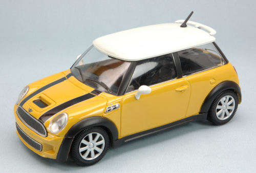 Mini Cooper S 2012 1/24 Bburago NEW+boxed  #2009 instant wheels