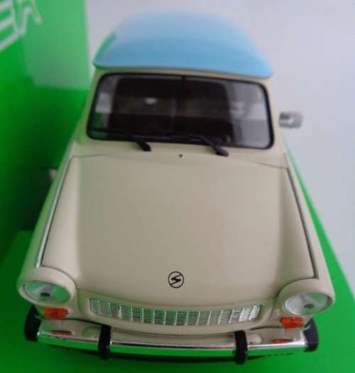 Trabant 601 1964 beige+light blue 1/24 Welly NEW+boxed  #2022 instant wheels
