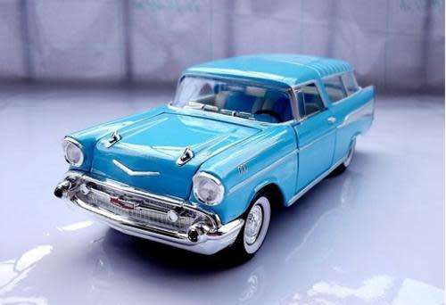 Chevrolet Nomad 1957 lt.blue 1/24 RoadSignature NEW+boxed  #2038 instant wheels