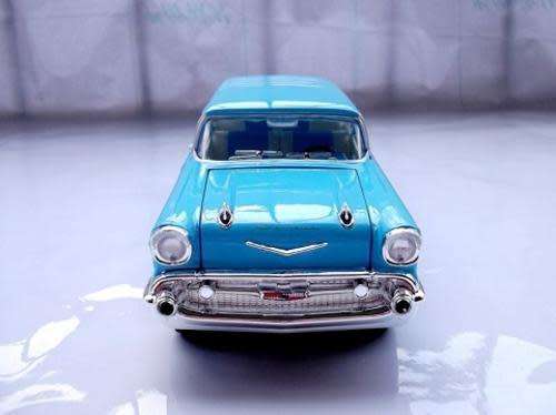 Chevrolet Nomad 1957 lt.blue 1/24 RoadSignature NEW+boxed  #2038 instant wheels