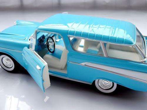 Chevrolet Nomad 1957 lt.blue 1/24 RoadSignature NEW+boxed  #2038 instant wheels