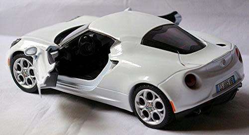 Alfa Romeo 4C 2014 white 1/24 Welly NEW+boxed  #2043 instant wheels